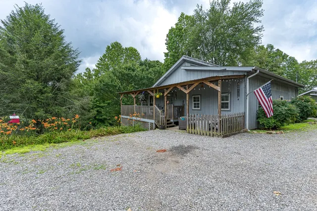 $229,900 | 329 Chalet Circle, Murphy, NC 28906