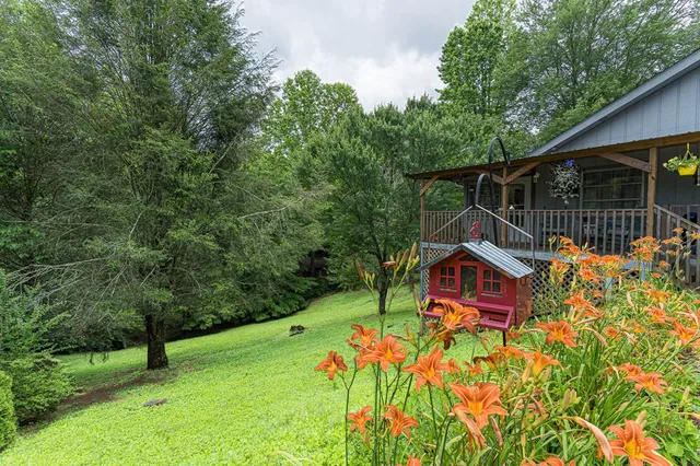 $229,900 | 329 Chalet Circle, Murphy, NC 28906