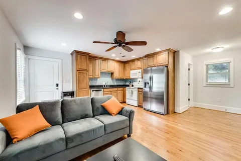 $880,000 | 1006 Grigsby Avenue, Dallas, TX 75204