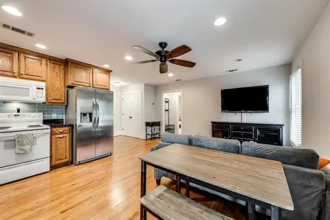 $880,000 | 1006 Grigsby Avenue, Dallas, TX 75204