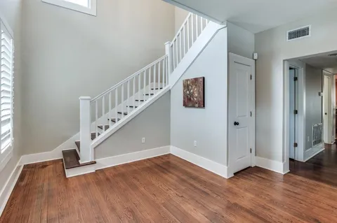 $880,000 | 1006 Grigsby Avenue, Dallas, TX 75204