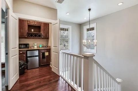 $880,000 | 1006 Grigsby Avenue, Dallas, TX 75204