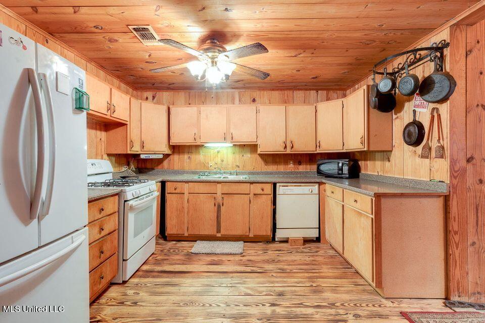 94 Double R Lane Columbia, MS 39429 - Photo 11 of 41 11