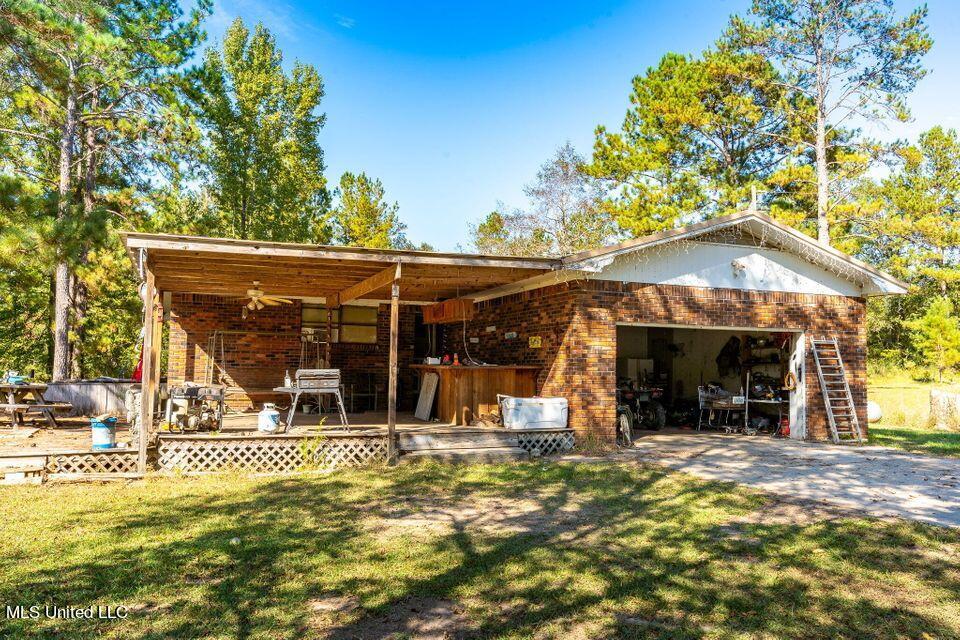 94 Double R Lane Columbia, MS 39429 - Photo 2 of 41 2