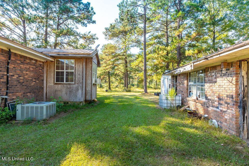 94 Double R Lane Columbia, MS 39429 - Photo 25 of 41 25