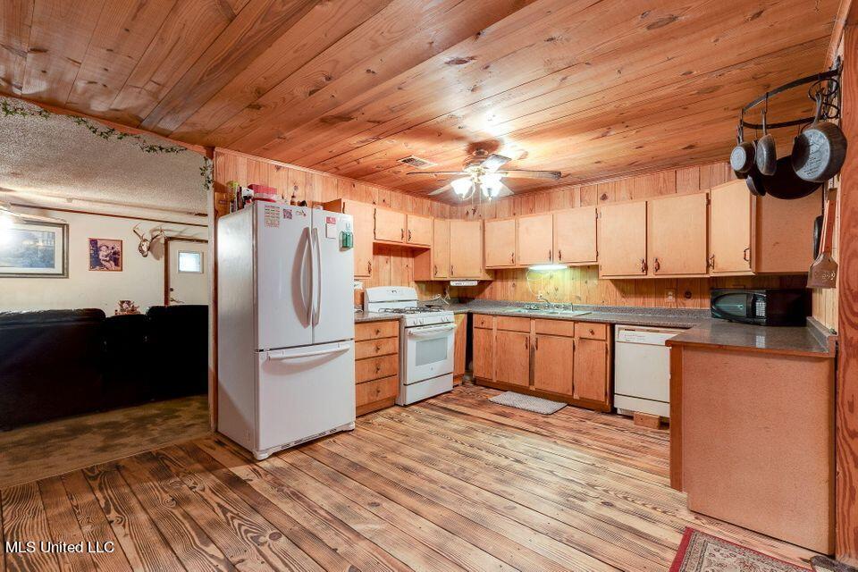 94 Double R Lane Columbia, MS 39429 - Photo 7 of 41 7