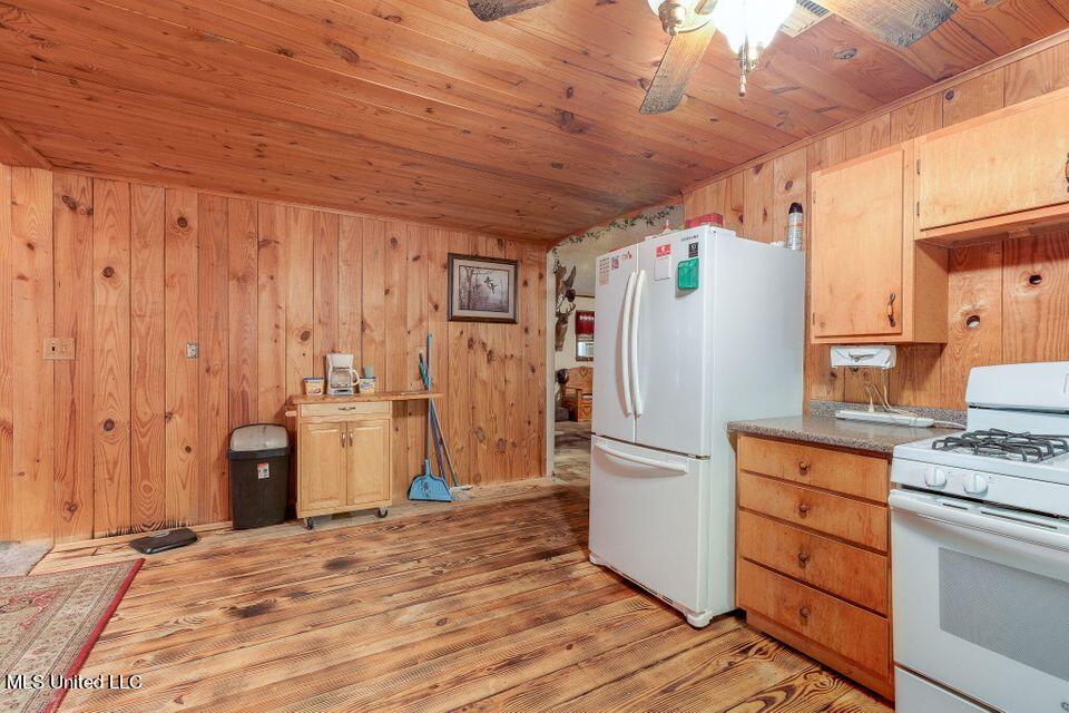 94 Double R Lane Columbia, MS 39429 - Photo 8 of 41 8