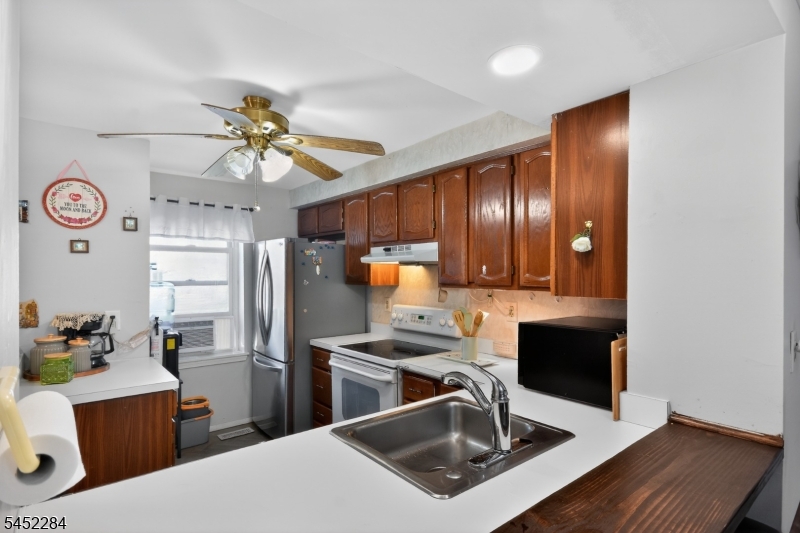 675 Bound Brook Road Dunellen, NJ 08812 - Photo 7 of 16 Gallery Image 7
