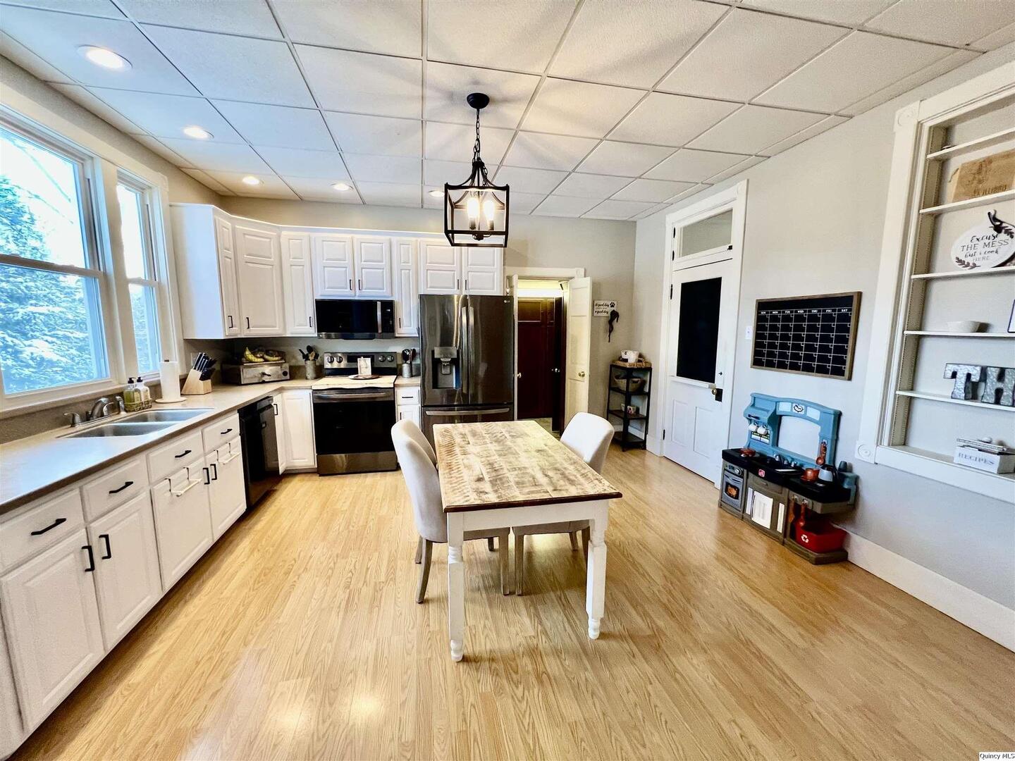 2510 Kentucky Road Quincy, IL 62301 - Photo 13 of 24