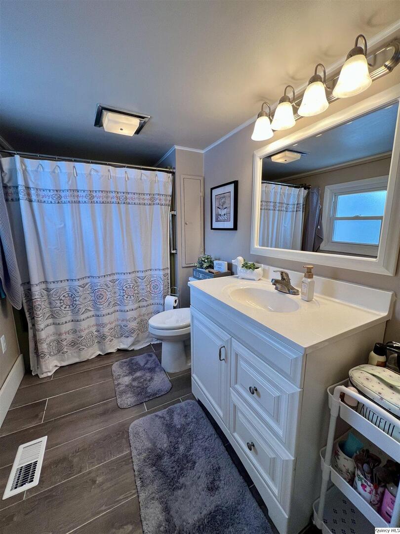 2510 Kentucky Road Quincy, IL 62301 - Photo 15 of 21