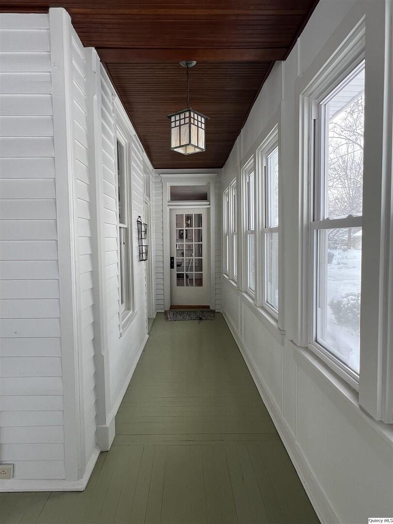 2510 Kentucky Road Quincy, IL 62301 - Photo 4 of 24