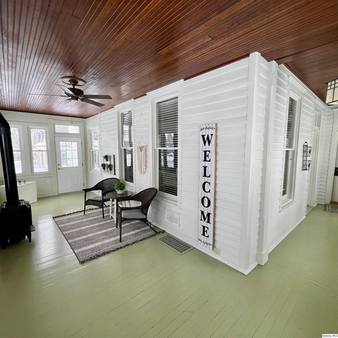 2510 Kentucky Road Quincy, IL 62301 - Photo 4 of 21