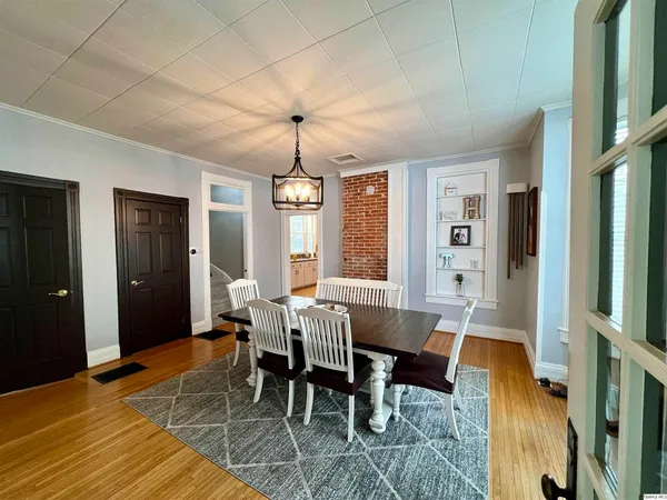 $295,000 | 2510 Kentucky Road, Quincy, IL 62301