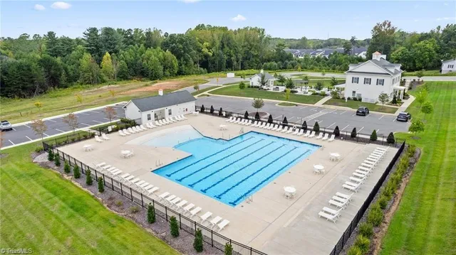 $389,900 | 1402 Hunting Hawk Lane, Kernersville, NC 27284