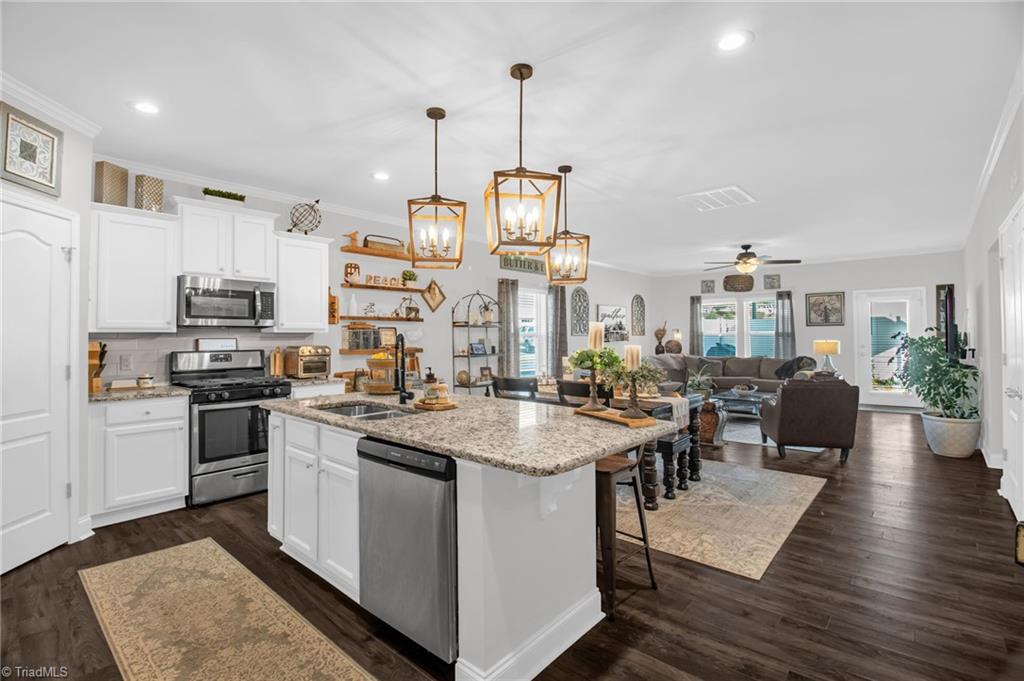 1402 Hunting Hawk Lane Kernersville, NC 27284 - Photo 6 of 30