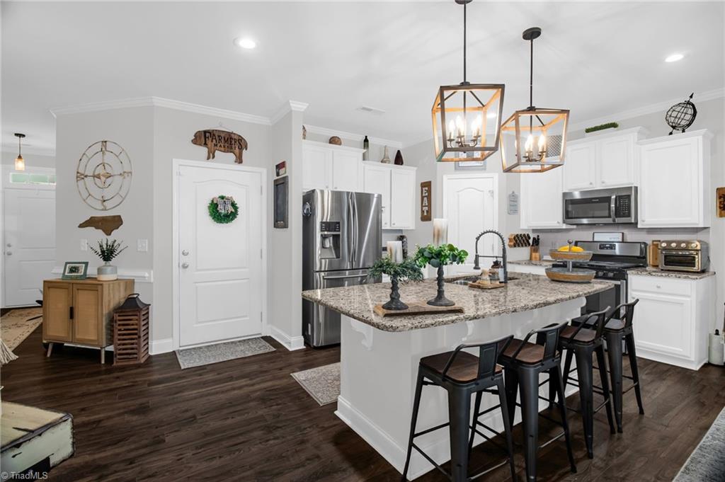 1402 Hunting Hawk Lane Kernersville, NC 27284 - Photo 7 of 30