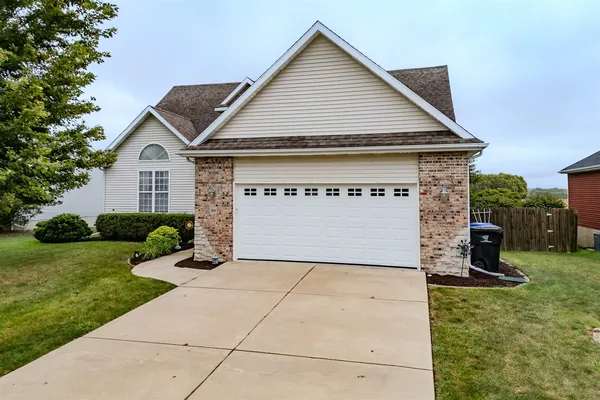 $425,000 | 20 Fedor Circle, Bloomington, IL 61705