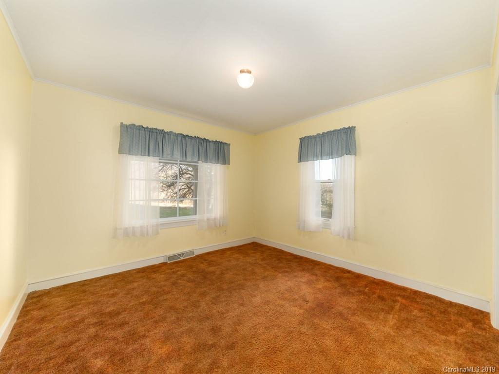 555 David Edwards Road Waynesville, NC 28786 - Photo 11 of 36