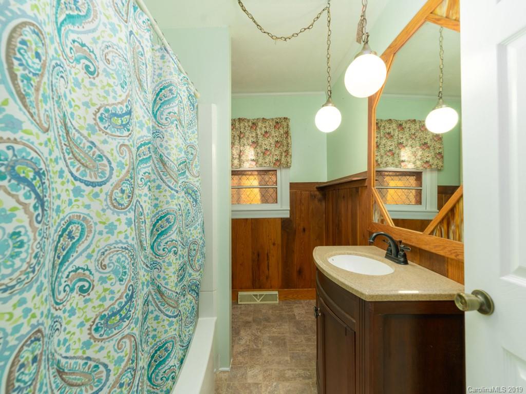 555 David Edwards Road Waynesville, NC 28786 - Photo 13 of 36