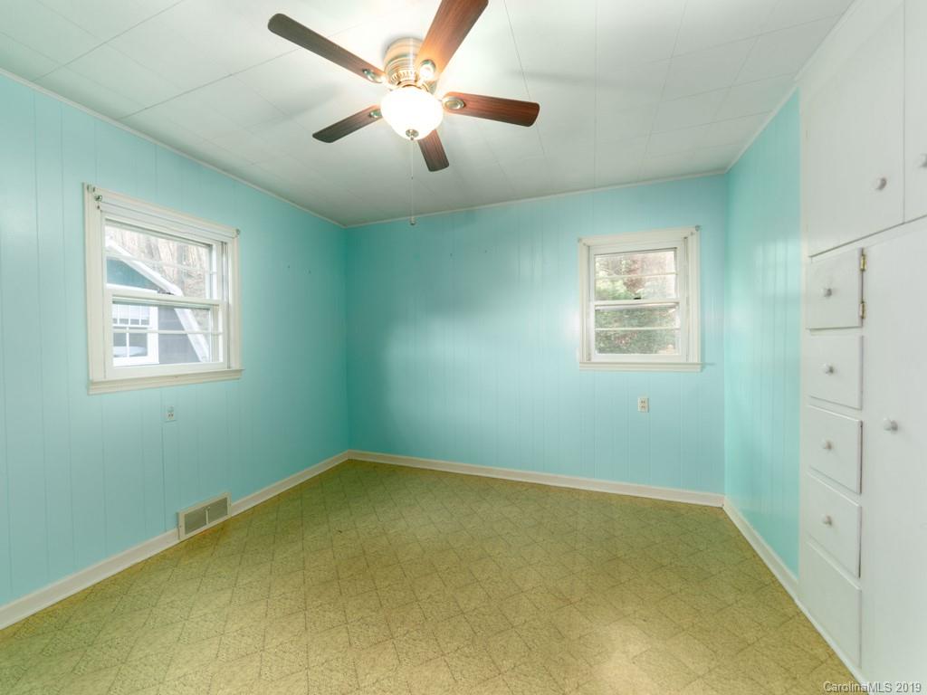 555 David Edwards Road Waynesville, NC 28786 - Photo 17 of 36