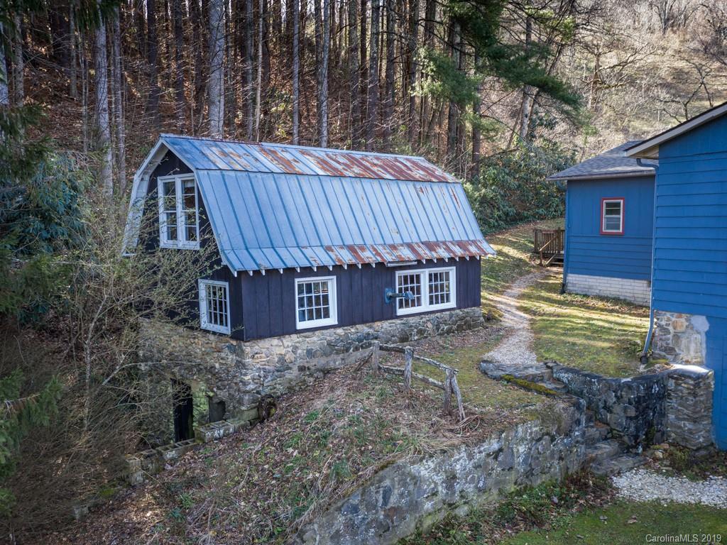 555 David Edwards Road Waynesville, NC 28786 - Photo 33 of 36