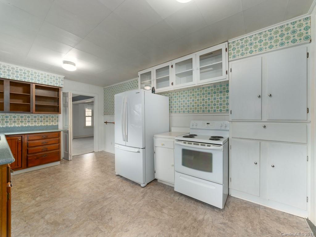 555 David Edwards Road Waynesville, NC 28786 - Photo 7 of 36