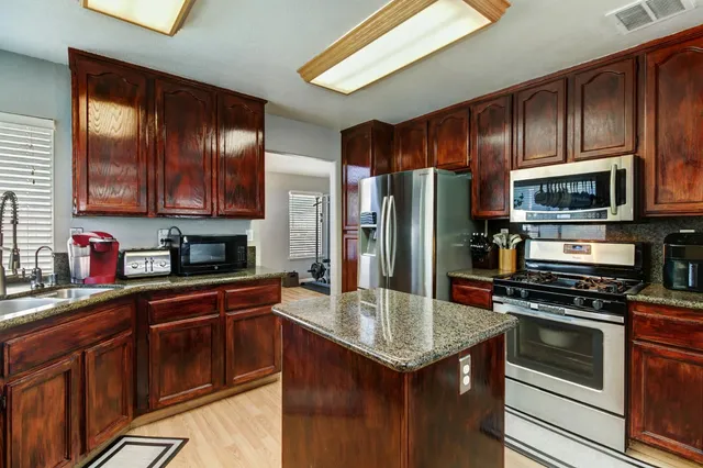 $615,000 | 9416 Redwater Drive, Antelope, CA 95843