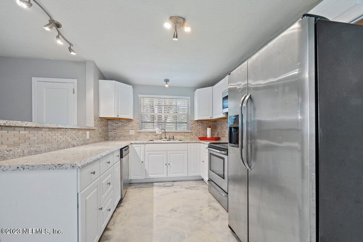 949 Ibis Road Jacksonville, FL 32216 - Photo 5 of 15 Kitchen 2 (3)