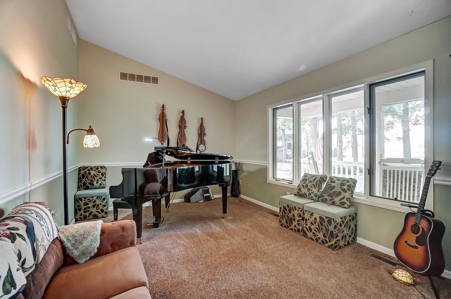 6302 Hathaway Road Fort Wayne, IN 46818 - Photo 4 of 36