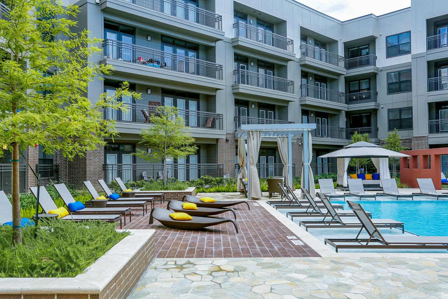 2033 South Gessner Road, Unit 3115 Houston, TX 77063 - Photo 22 of 22 a front view of building with outdoor seating