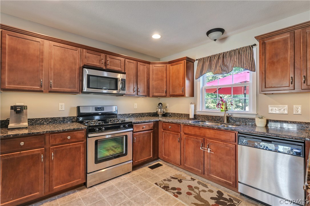 5019 Parrish Branch Road Midlothian, VA 23112 - Photo 2 of 29 Gallery Image 2