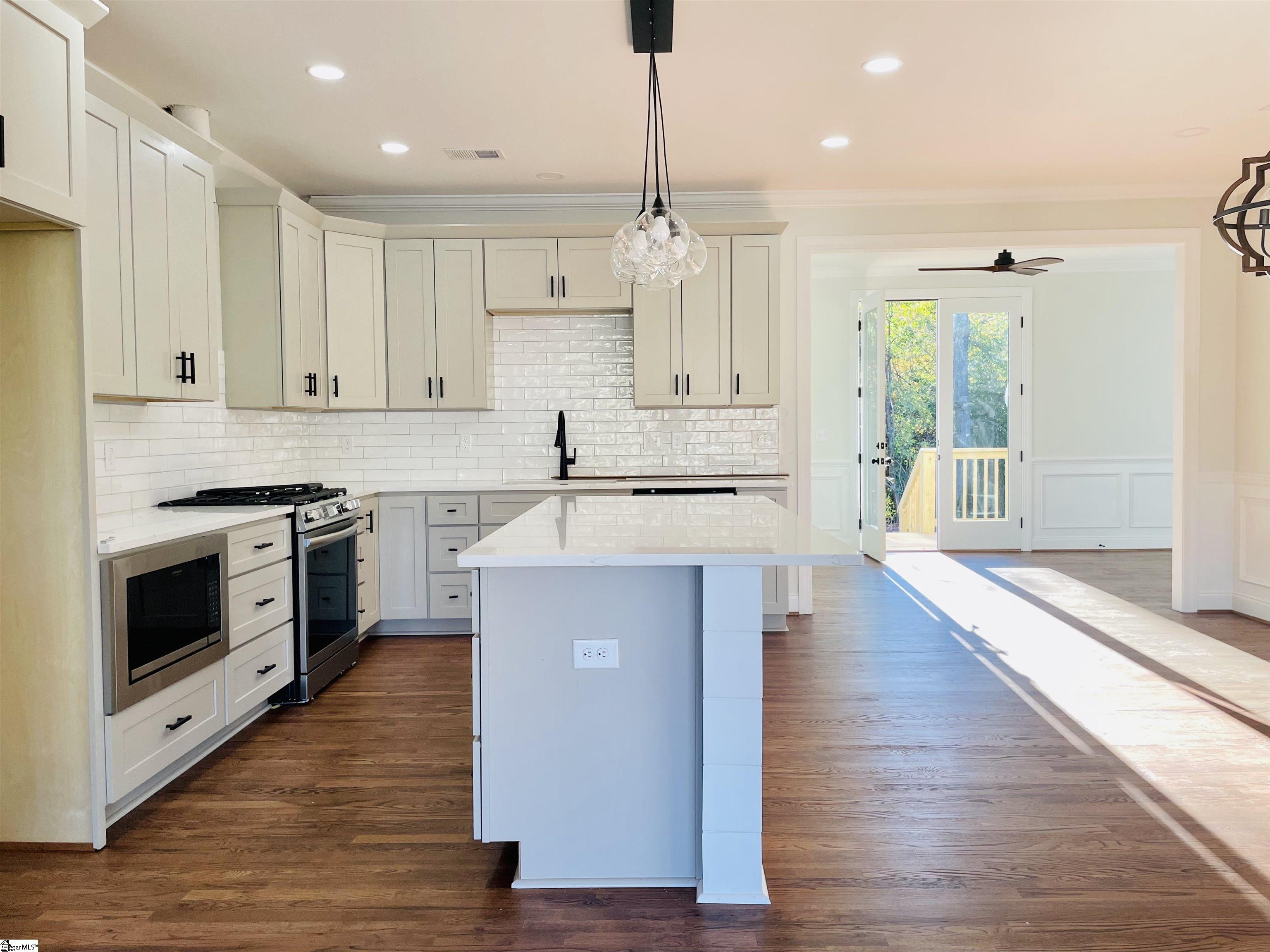 101 Hudson Way Greer, SC 29650 - Photo 2 of 9 Gallery Image 2