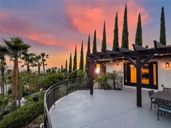 $1,700,000 | 567 Lone Oak Drive, Thousand Oaks, CA 91362