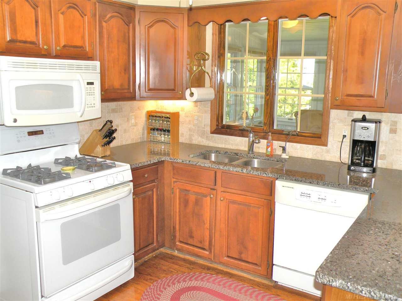 4677 Lakeshore Road Lexington, MI 48450 - Photo 13 of 54