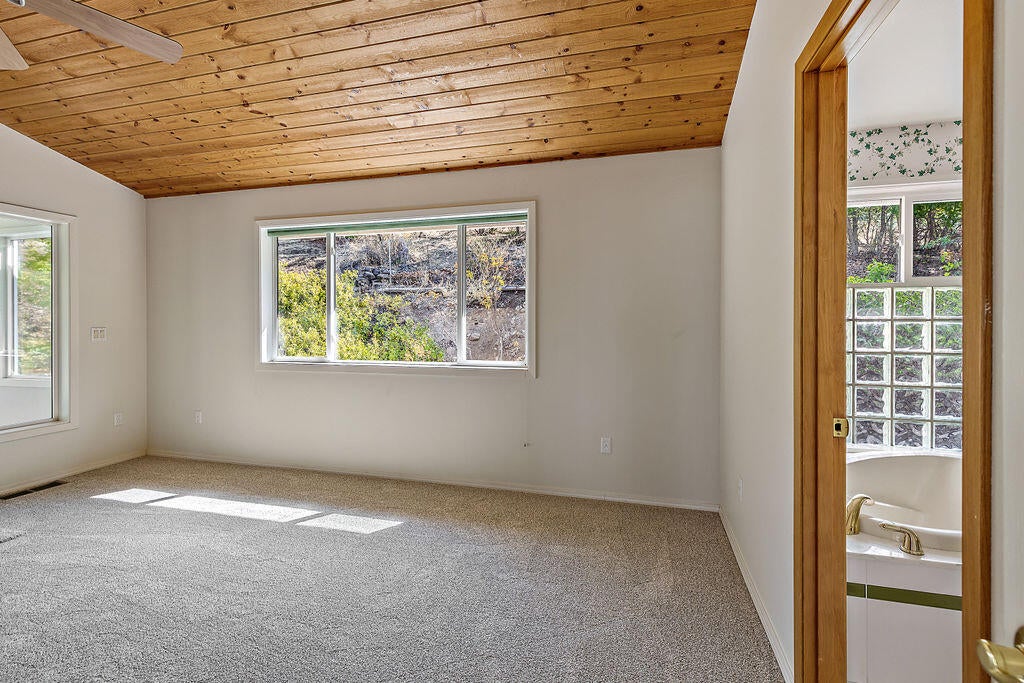 4096 North Roxy Drive Medford, OR 97504 - Photo 26 of 62 23