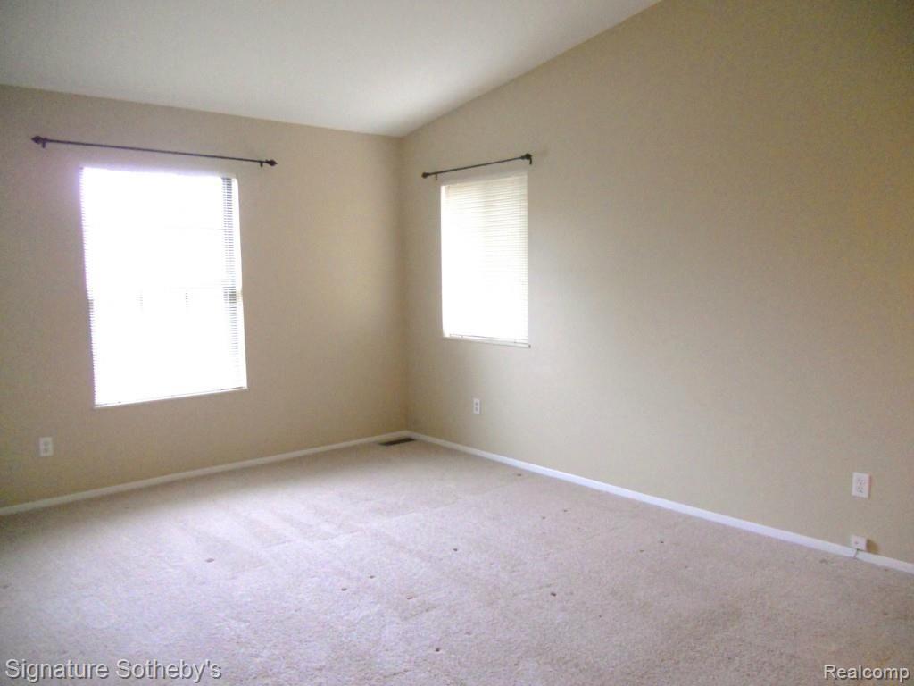 22262 Pondview, Unit 19 Novi, MI 48375 - Photo 15 of 29
