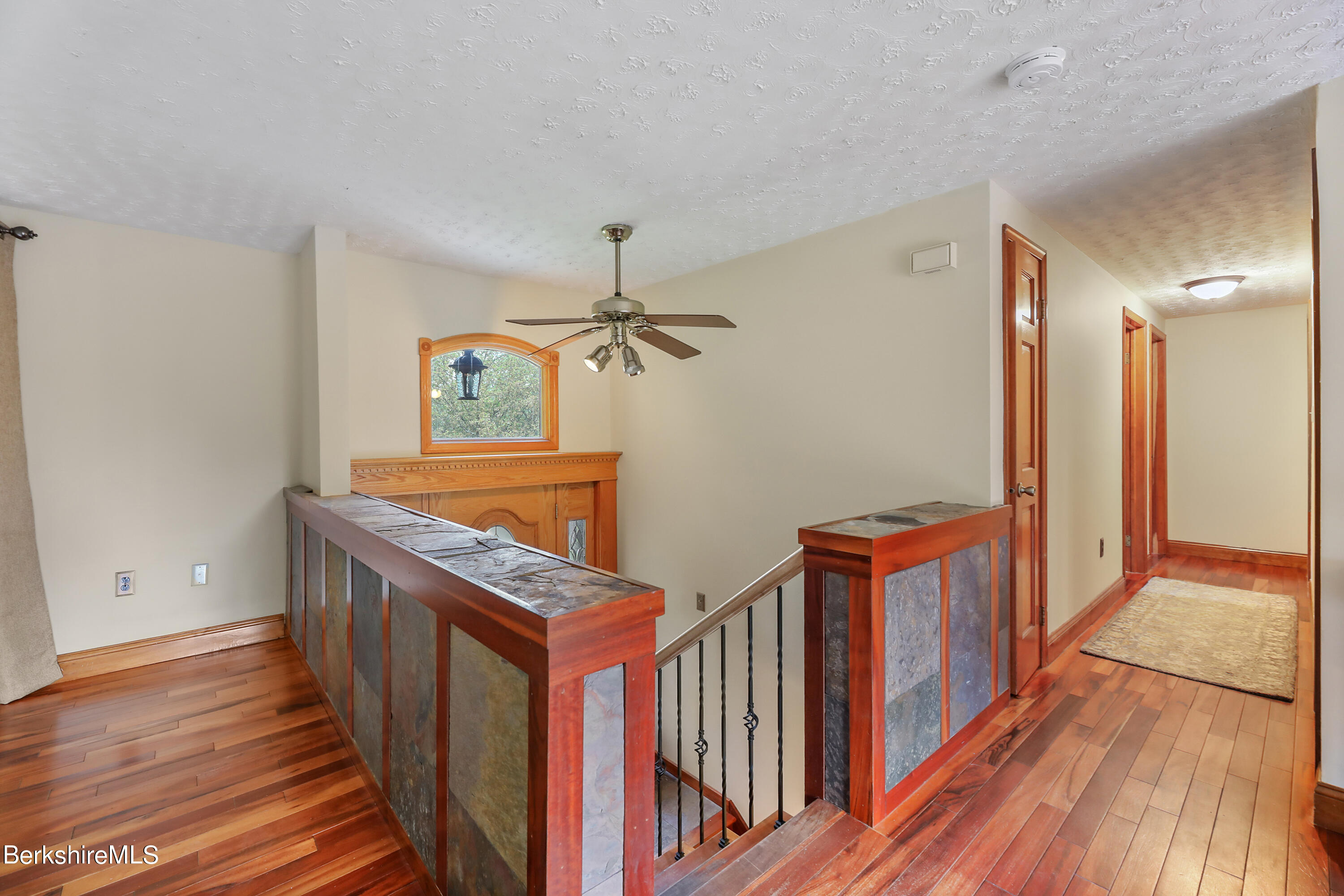 27 Victory Road Pittsfield, MA 01201 - Photo 5 of 39 Foyer Hall
