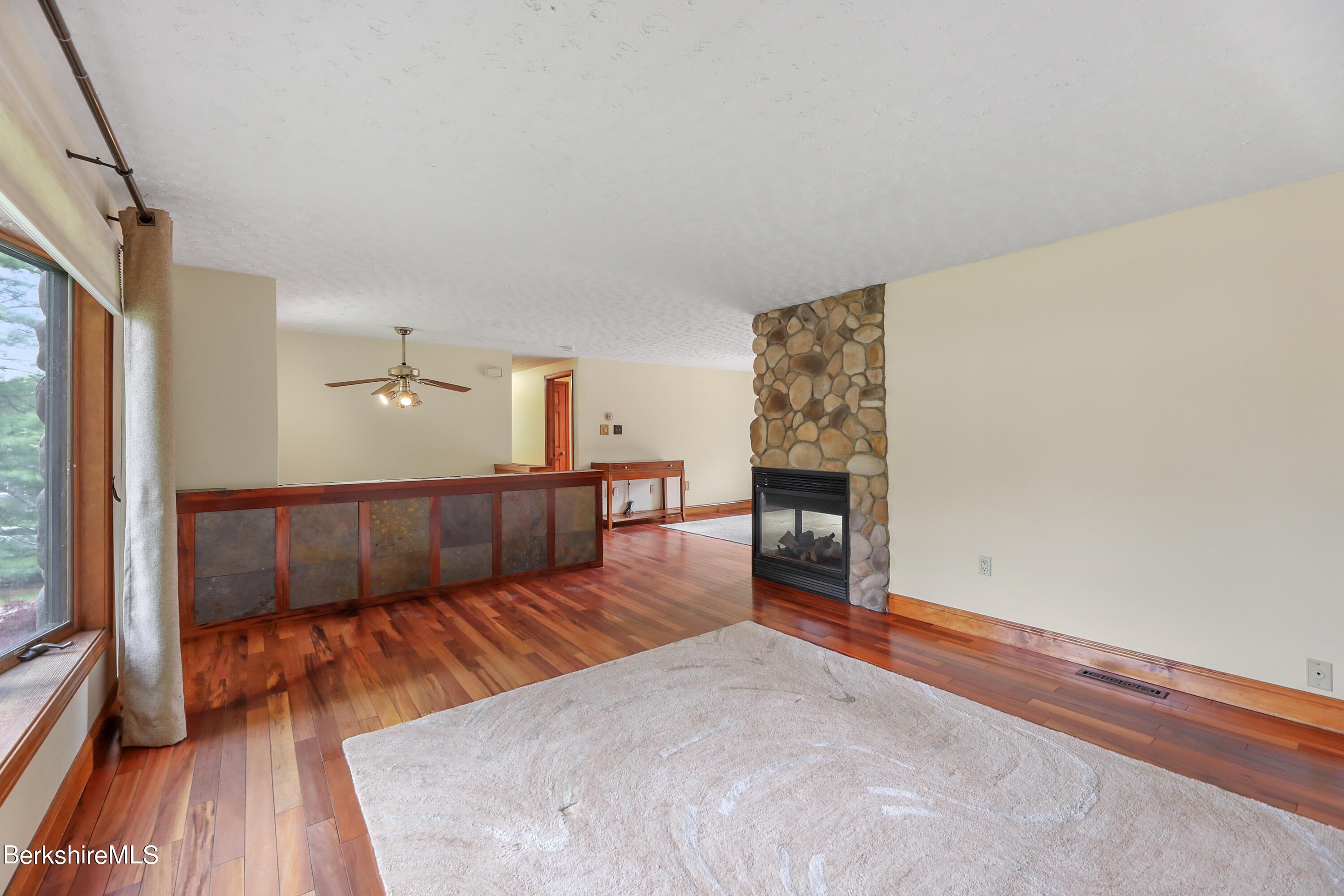 27 Victory Road Pittsfield, MA 01201 - Photo 7 of 39 Living Room