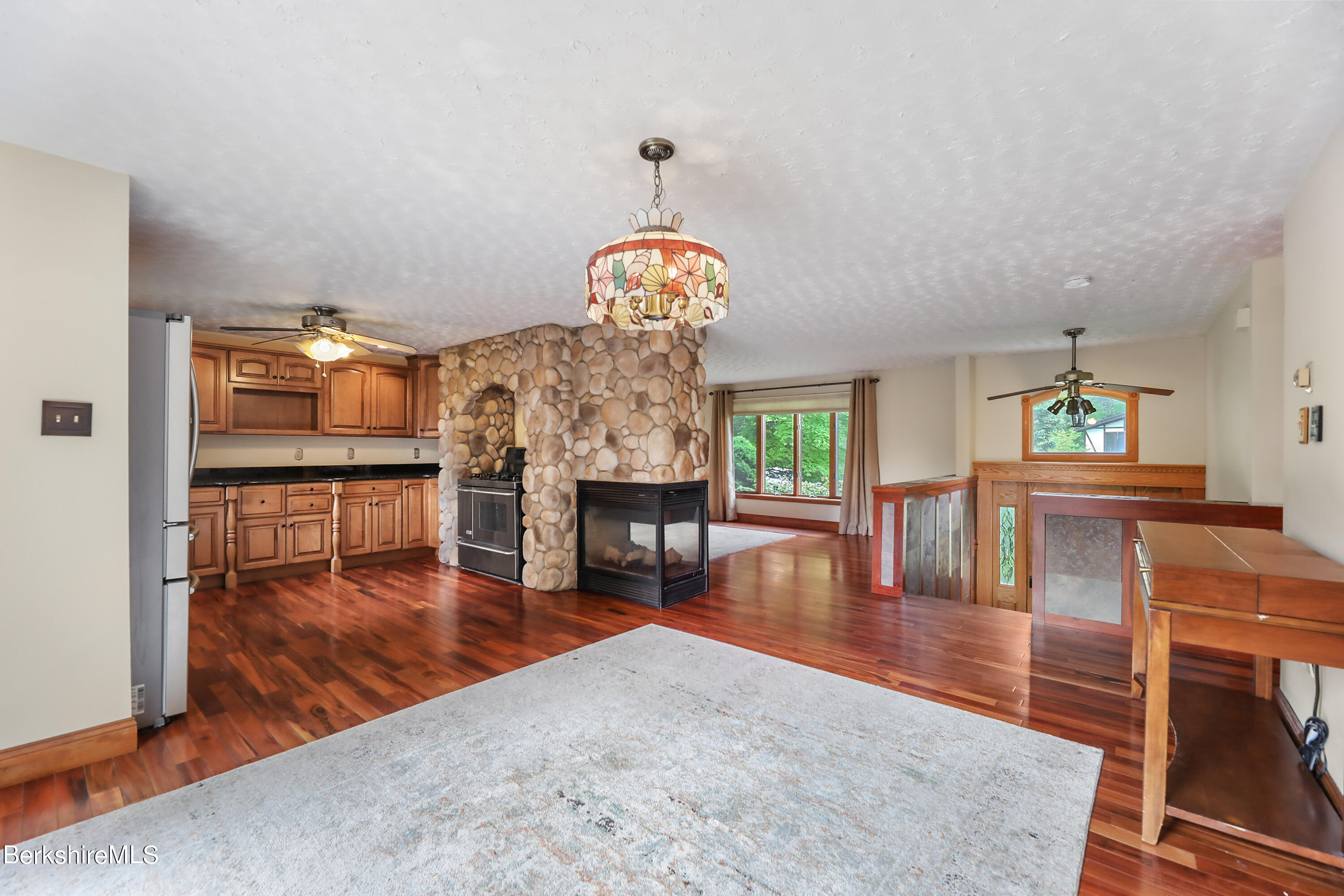 27 Victory Road Pittsfield, MA 01201 - Photo 10 of 39 Dining Room