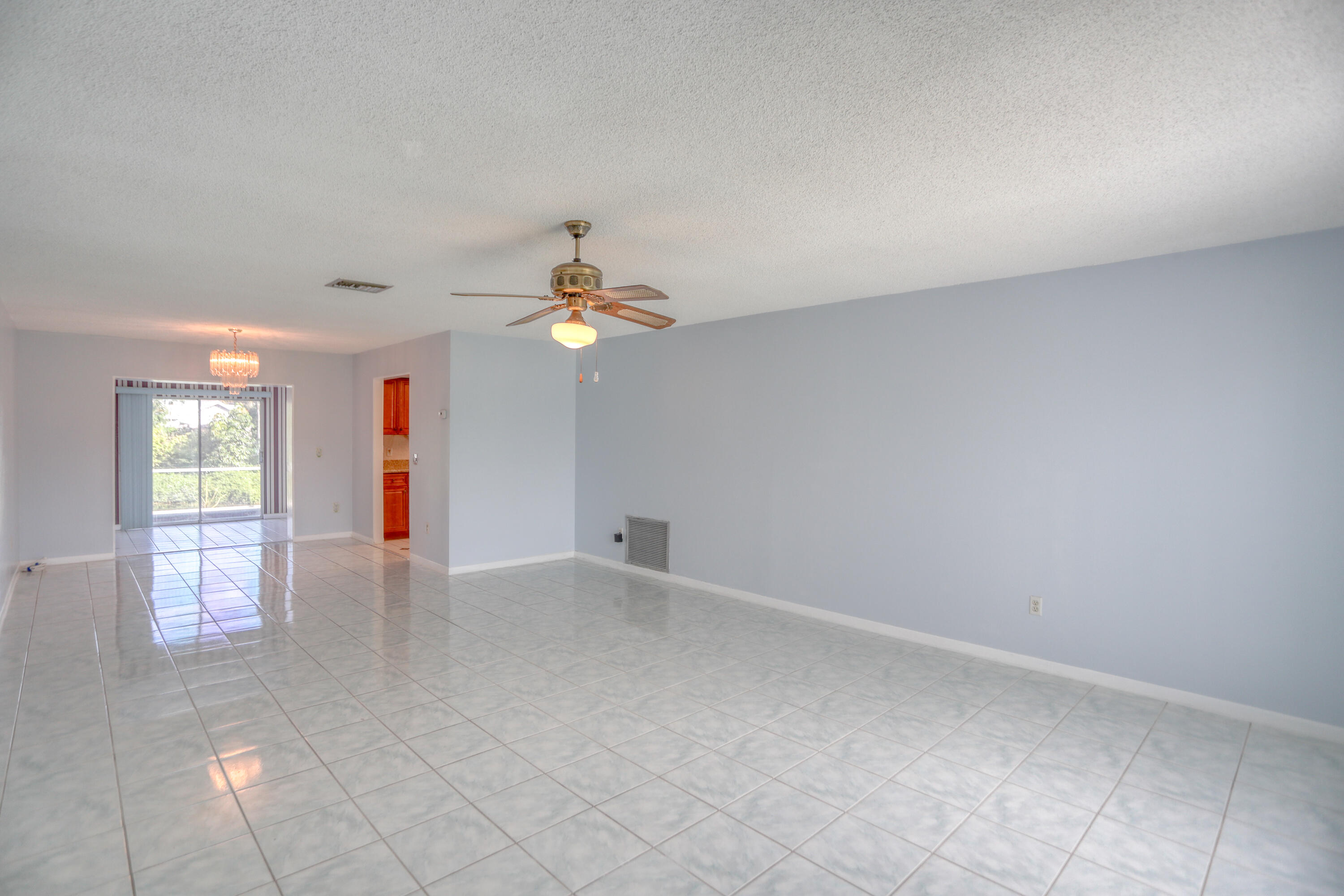 22285 Southwest 57th Avenue Boca Raton, FL 33428 - Photo 8 of 33 B27I4471
