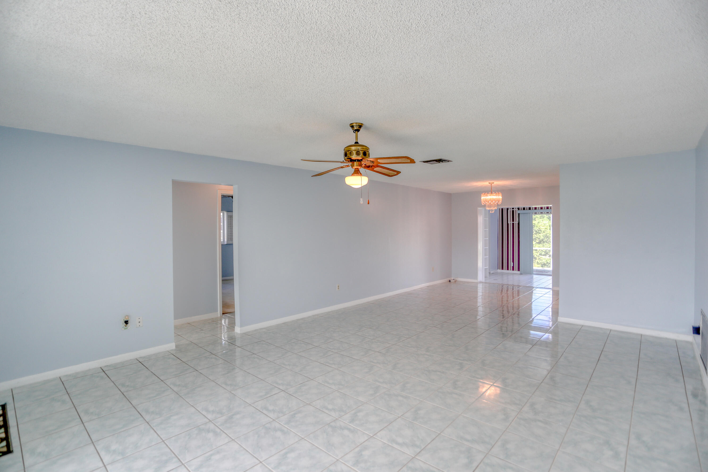 22285 Southwest 57th Avenue Boca Raton, FL 33428 - Photo 9 of 33 B27I4472