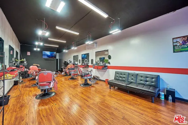 a view of a livingroom with furniture