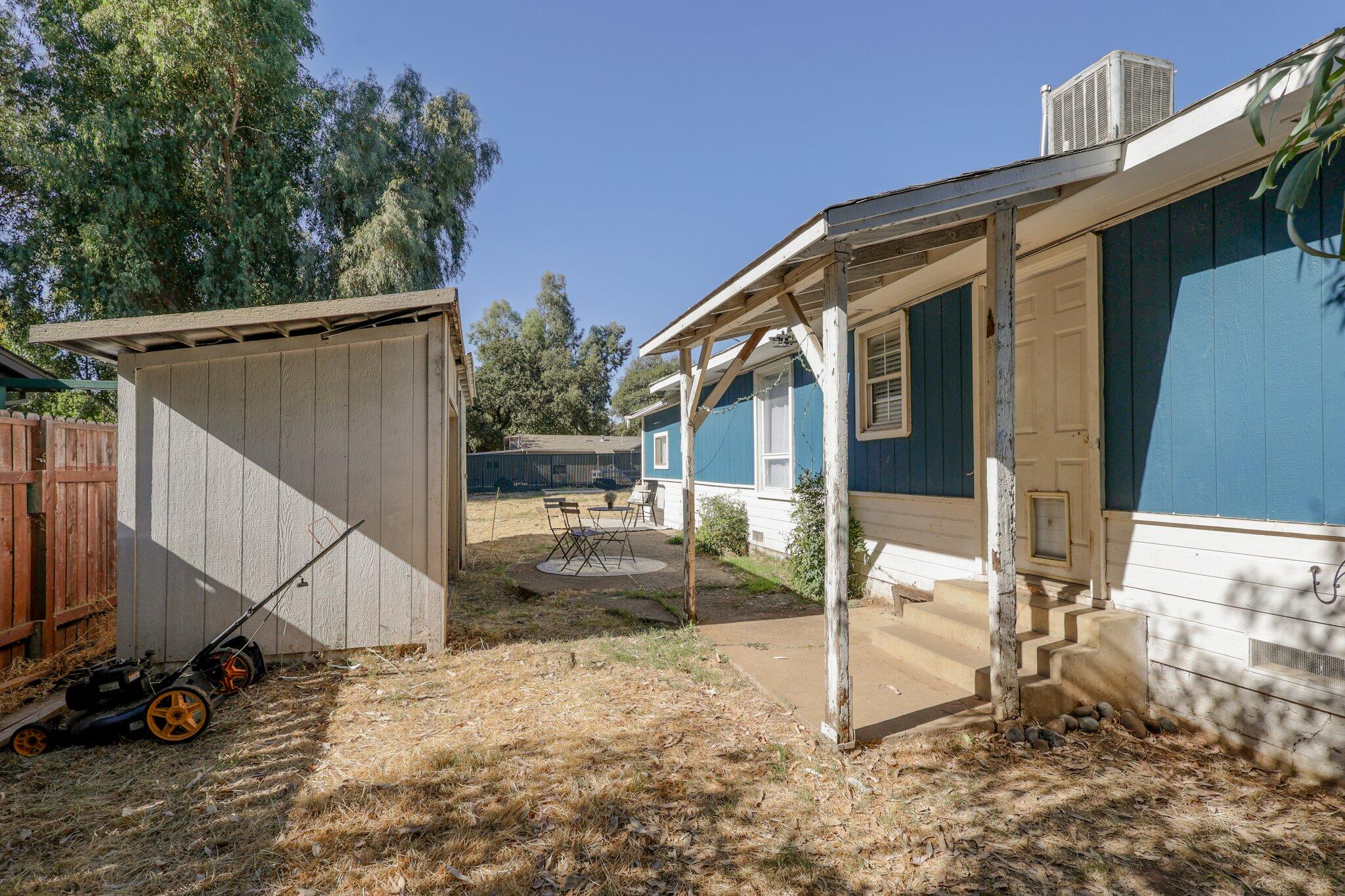 7699 Happy Valley Road Anderson, CA 96007 - Photo 35 of 49 a backyard of a house