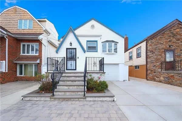 $899,000 | 159-23 95th Street | Old Howard Beach