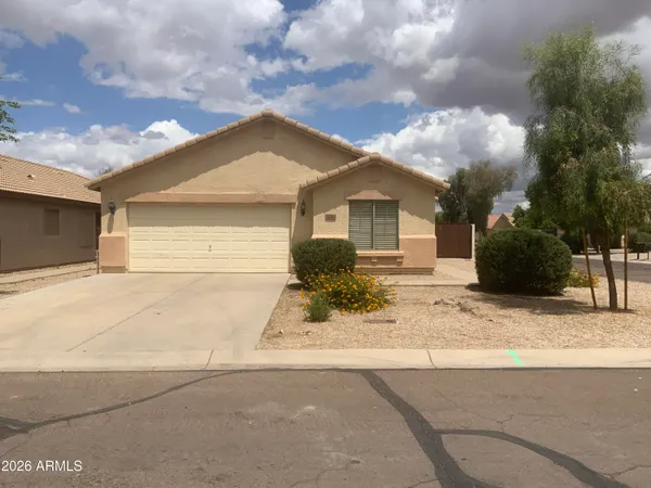 $1,899 | 1400 East Vernoa Street, San Tan Valley, AZ 85140