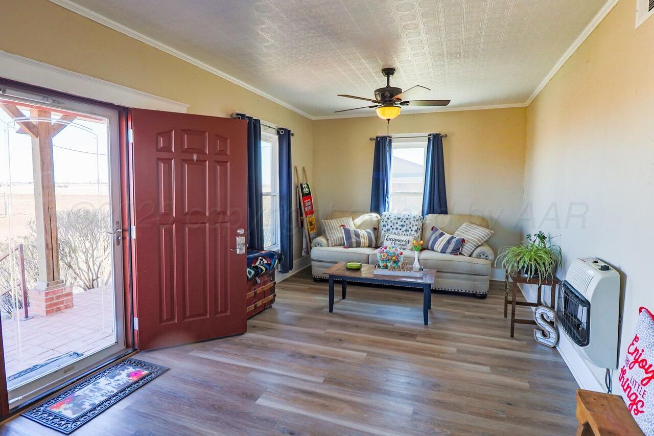 44500 South Western Street Happy, TX 79042 - Photo 5 of 39 LivingRoom2