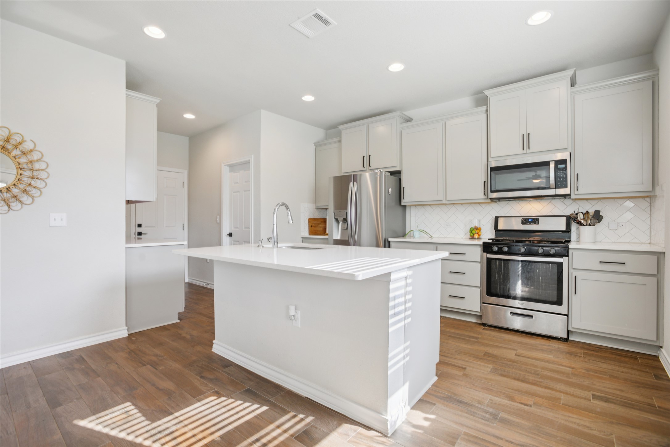 1913 Jacey Way Austin, TX 78725 - Photo 8 of 40