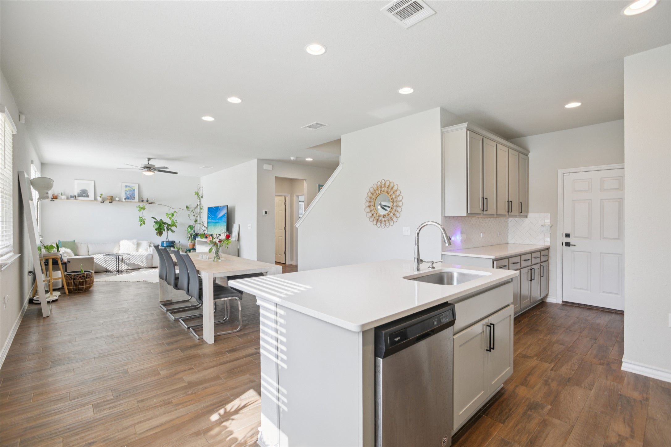 1913 Jacey Way Austin, TX 78725 - Photo 9 of 40