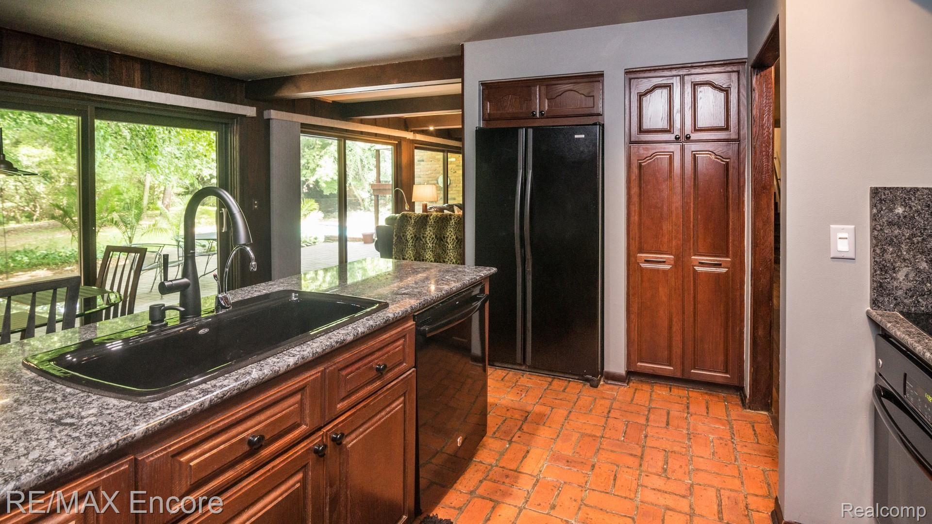 1177 Burnham Road Bloomfield Hills, MI 48304 - Photo 36 of 75 046_56.jpg