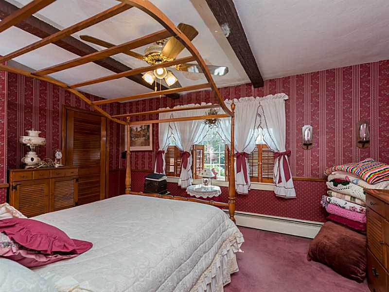 370 Dunlap Street Woonsocket, RI 02895 - Photo 17 of 24 Bedroom.